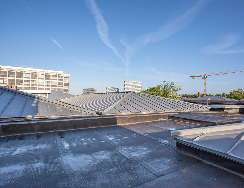 commercial roof repair on a commercial building in springfield il